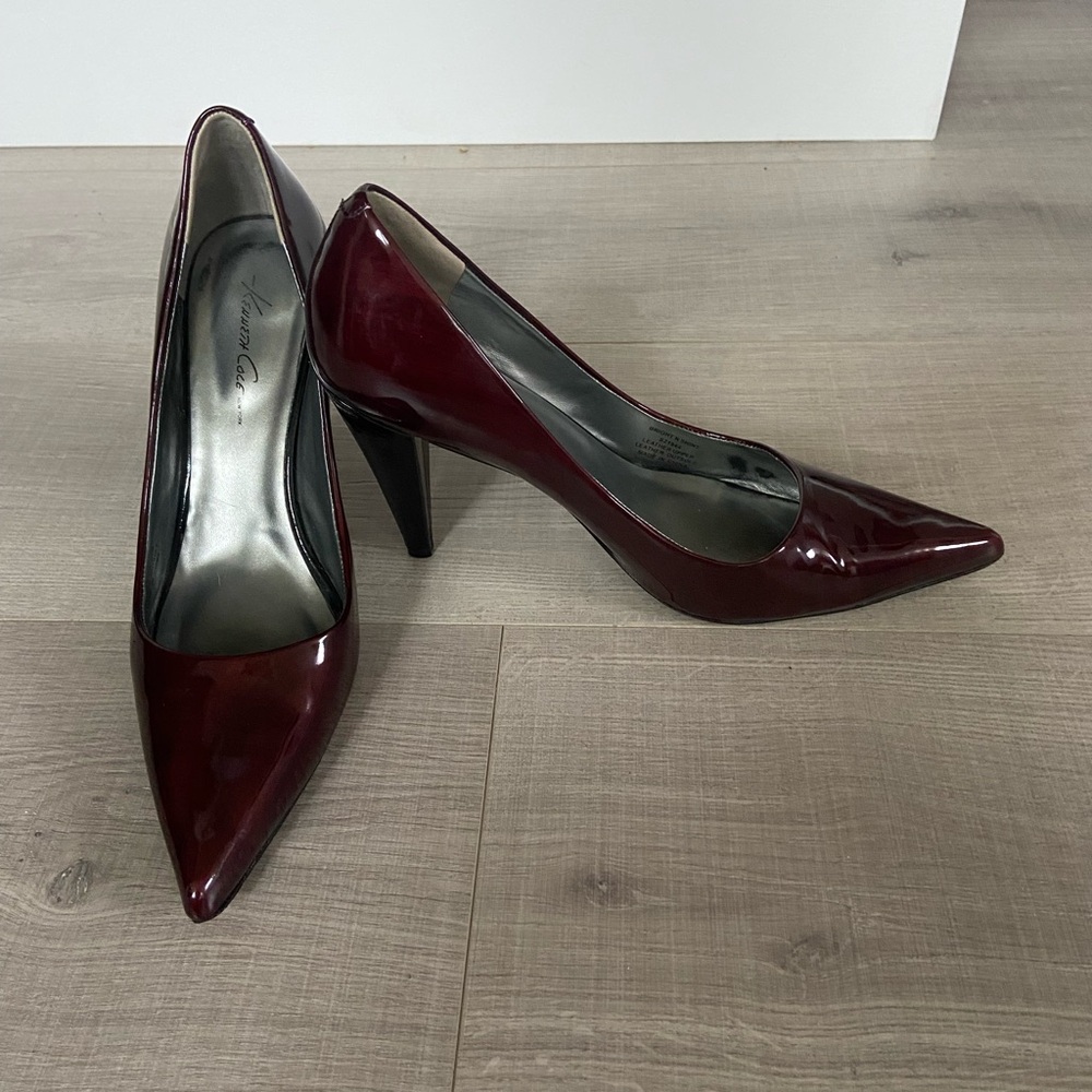 Kenneth Cole New York elegant wine colour heels size 9 with unique black heel